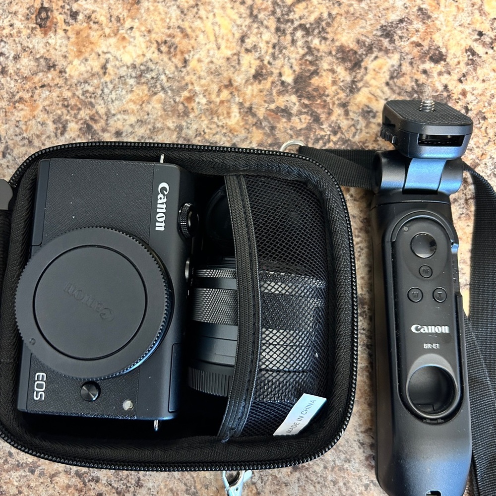 CANON EOS M200 DIGITAL CAMERA ✨